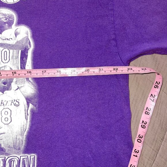 Los Angeles Lakers Mens Tee Shirt Size XL Purple Y2k Crew Neck Casual - Picture 7 of 11